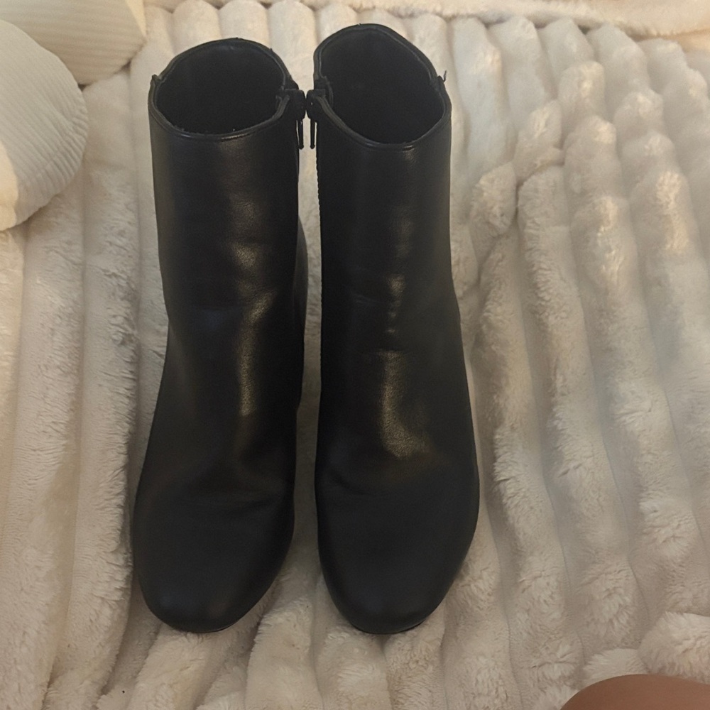 Sheln Elegant Black Ankle Boots